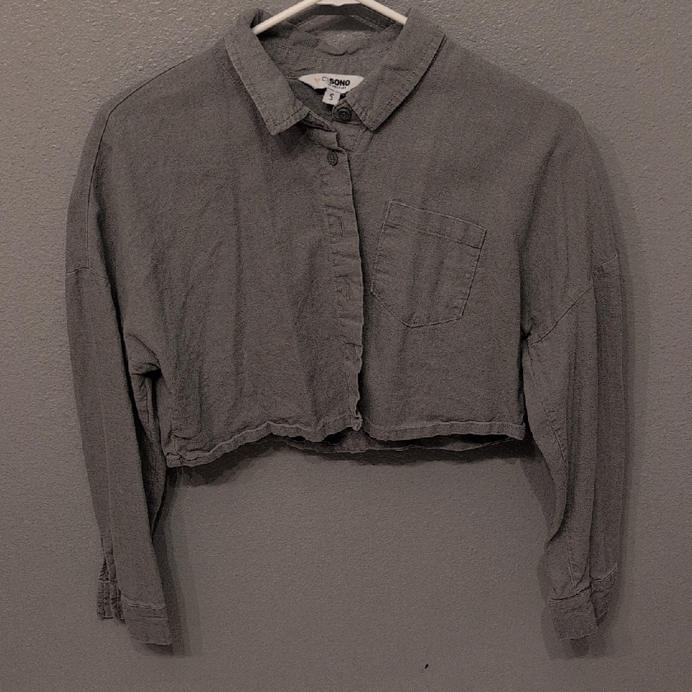 Mono B Charcoal Button-Down Cropped Shirt